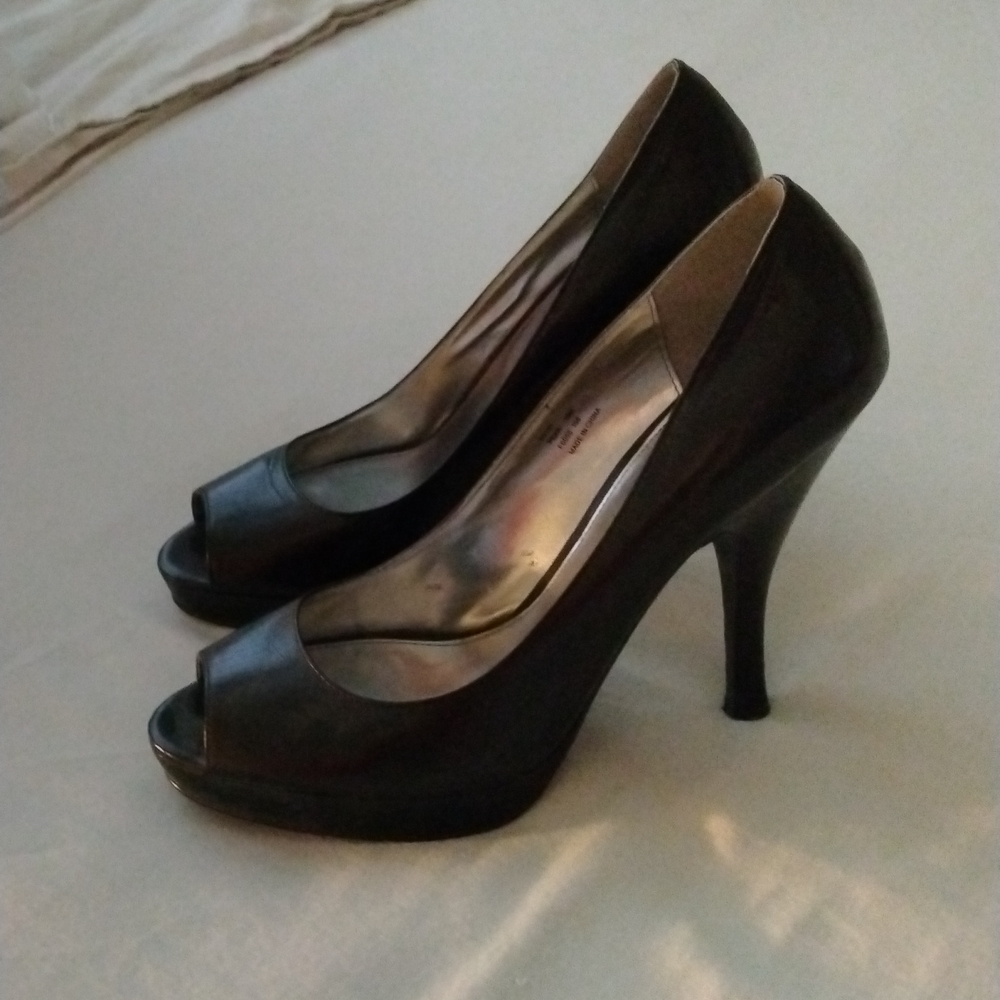 Ladies Calvin Klein Pumps, open toe